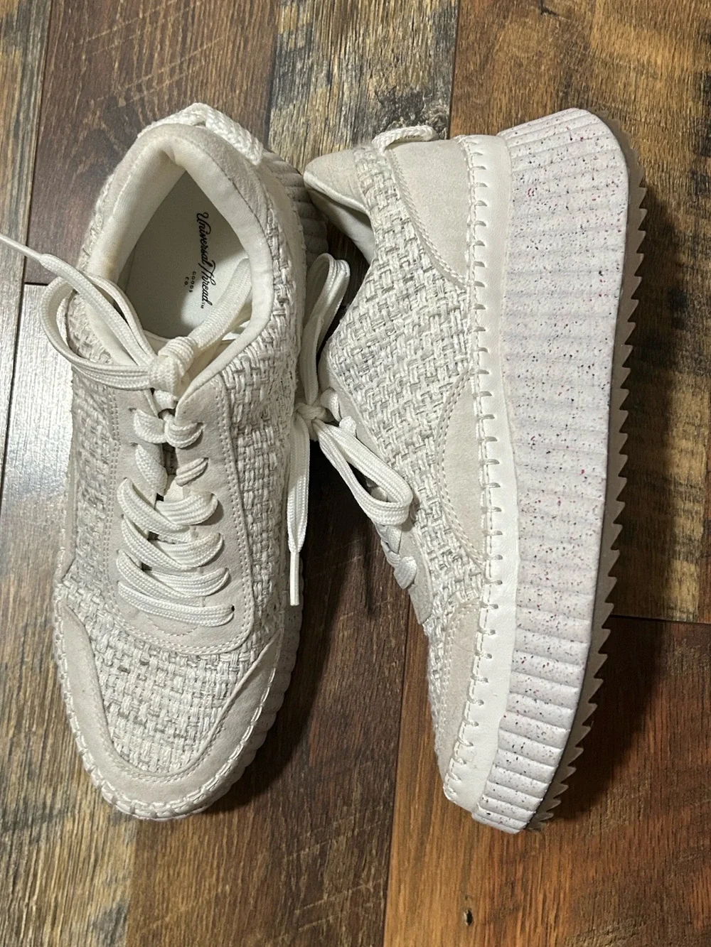 Universal Thread platform sneakers